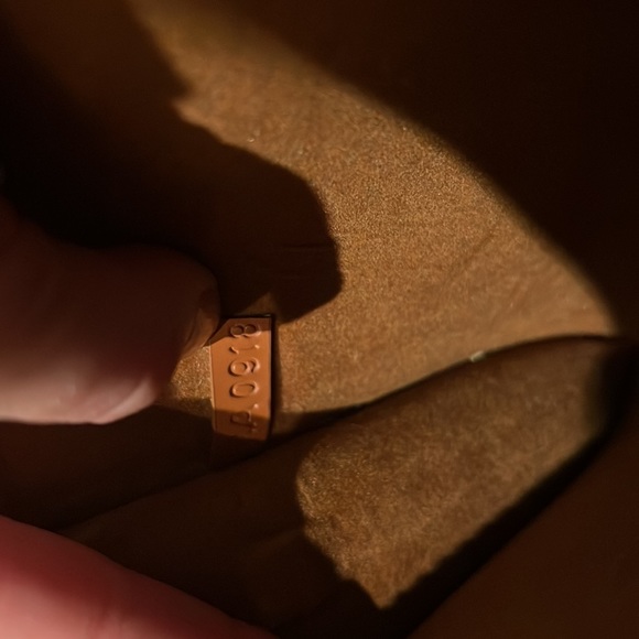 Louis Vuitton Leather Epi Pouchette - Picture 8 of 8